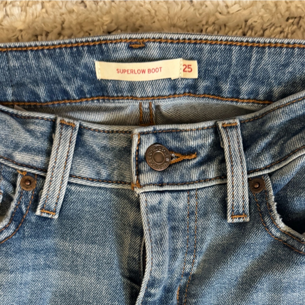 Levi’s super low bootcut jeans - Picture 2 of 3